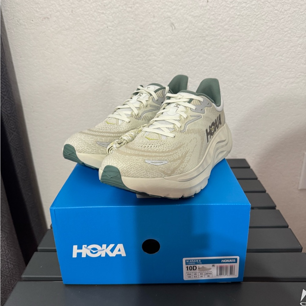Hoka Men’s Arahi 8 size 10D